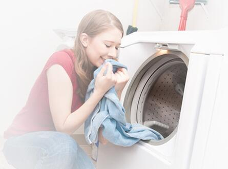 衣服有怪味、油漬，99%這樣洗都錯(cuò)了